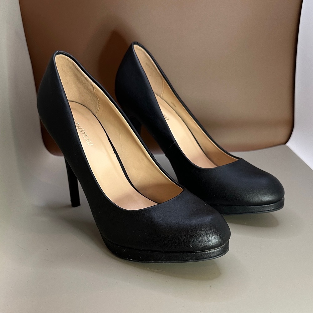 Le Chateau Classic Black Heels